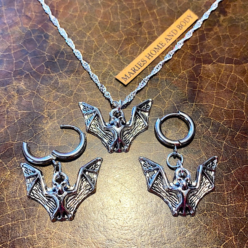 Bat Jewelry 925 Silver S925 Necklace Cutie cuffs French hoop Earrings spooky new